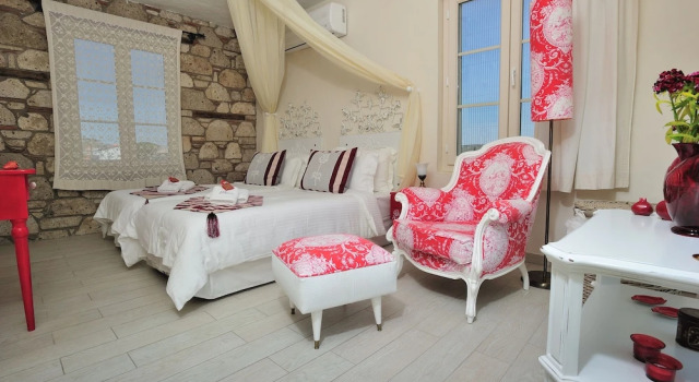 Двухместный номер Deluxe c 1 комнатой с балконом и с видом на сад Alaçatı Sultan Konak Butik Otel ℳℛ Luxury Concept