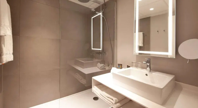 Двухместный номер Standard Novotel Clermont-Ferrand