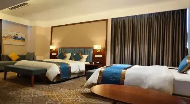 Семейный люкс Deluxe Longemont Hotel