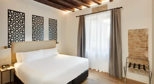 Люкс Sercotel Granada Suites