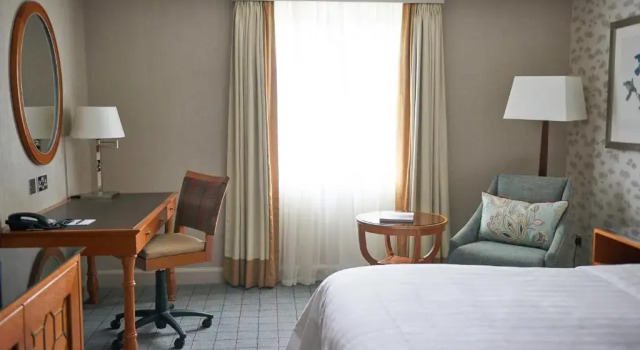 Двухместный номер Superior Dalmahoy Hotel & Country Club