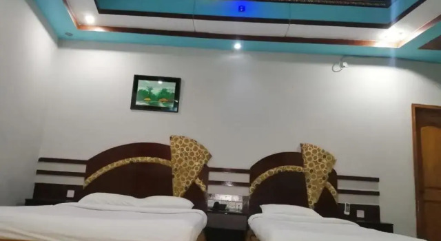 Трёхместный номер Deluxe Hotel Sea World Cox's Bazar