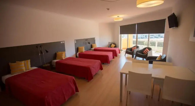 Кровать в общем номере (мужской номер) Hotel Santa Cruz