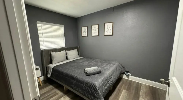 Gran casa para 8 cerca de Atraciones, Book Pension Tampa Florida