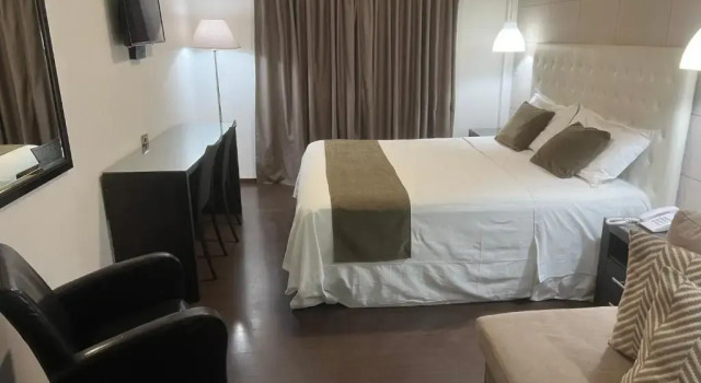 Трёхместный номер Superior Hotel Alvear