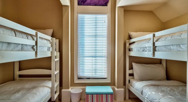 Casa Tuscany 6 Bedroom Holiday Home by Five Star Properties, Varaa Lomakoti Miramar Beach Emerald Coast