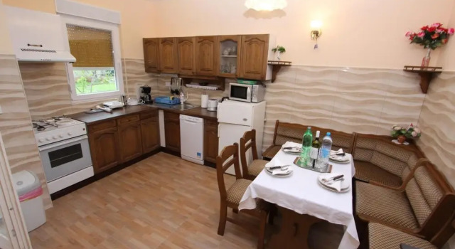 Апартаменты с 3 комнатами с балконом Apartment Oto
