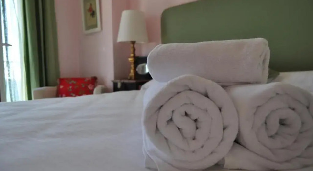 Полулюкс Welcome Inn Nerja guest house Luxury Bed & Breakfast