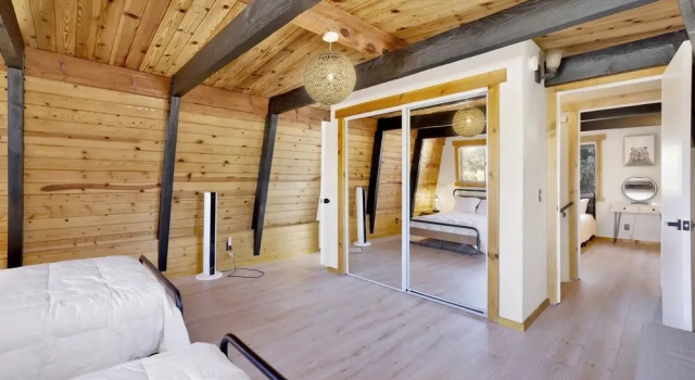 2186-hackbear's Cabin 2 Bedroom Home by Redawning, Забронировать Отель Биг-Бэар-Сити San Bernardino Mountains