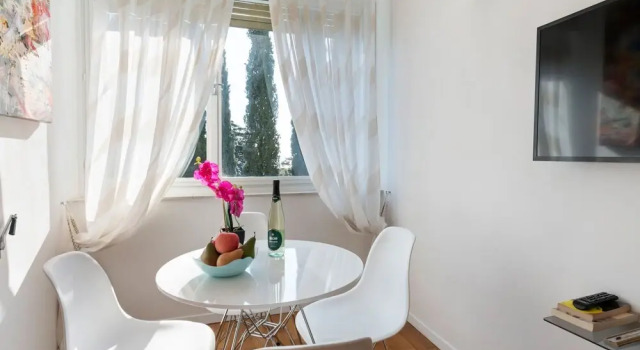Pleasant Holiday Home in Gardone Riviera With Swimming Pool