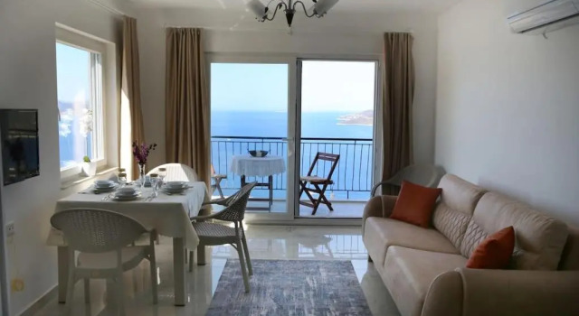 Kaş Ay Işığı Suit Apart