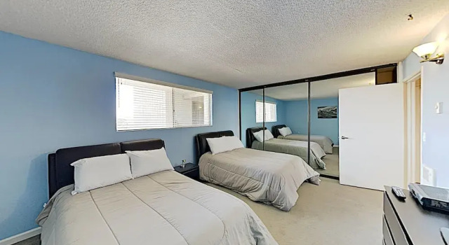 New Listing! Oceanfront Pacific Beach 1 Bedroom Condo