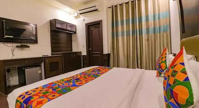 Roomshala 059 Sp Lodge, Забронировать Отель Отели Нью-Дели с завтраком, Завтраки