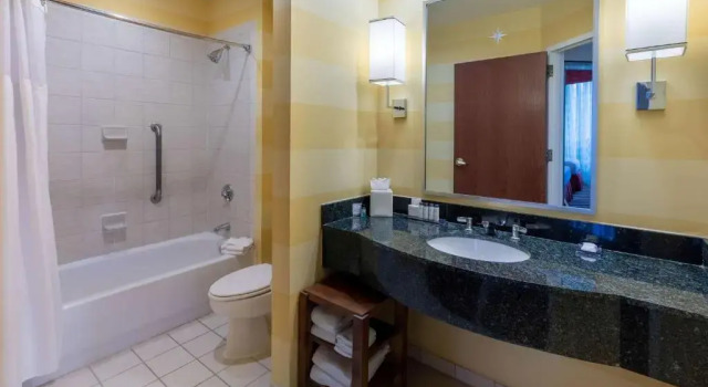 Четырёхместный полулюкс c 1 комнатой Wyndham Grand Oklahoma City Downtown
