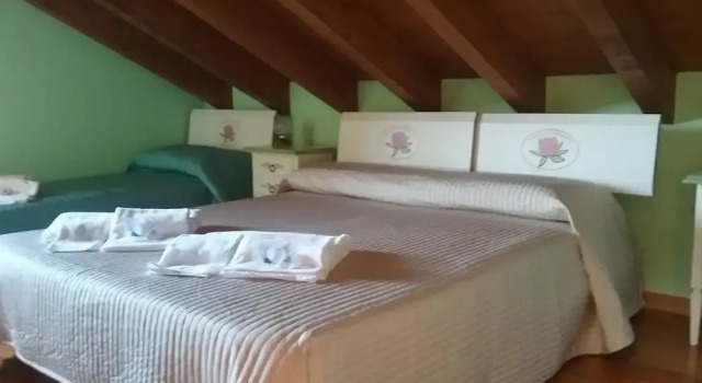 Il Casolare Bioenergetico, Book Hotel Hotels in Albareto with Parking, Parking