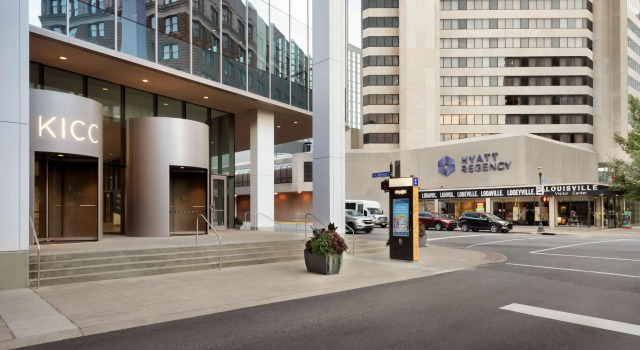 Hyatt Regency Louisville, Забронировать Отель Луисвилл Louisville Metropolitan Area, рядом с Louisville Slugger Field