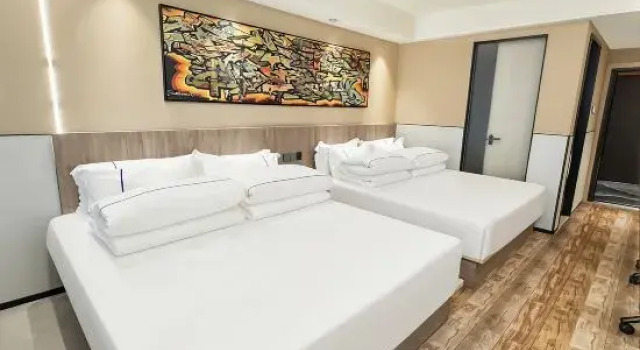 Люкс ReMAX Esports Hotel (Ningbo East New City Cultural Square Branch)
