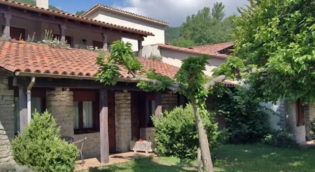 Allotjaments Colomer-Cullell, Prenota Hotel La Vall d'en Bas 