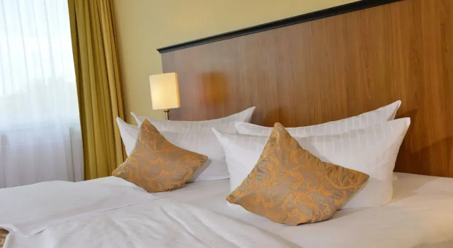 Трёхместный номер Standard с видом на горы Carathotel Basel/Weil am Rhein