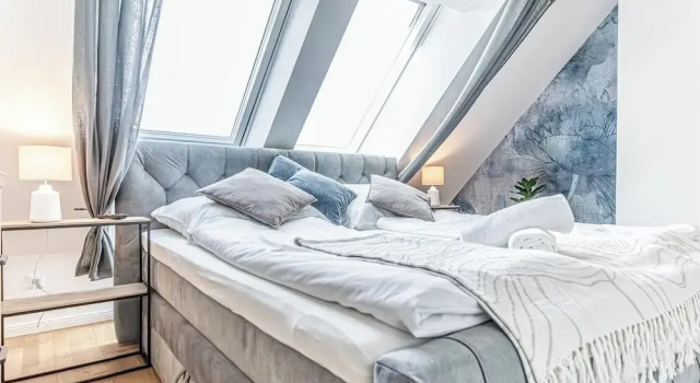 Luxury AC Balcony Apartment City Center, Prenota Appartamento Vienna Austria, vicino a Generali Arena