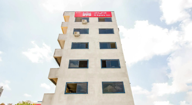 OYO 40305 R Square Inn, Rezerwuj Hotel Hajdarabad 