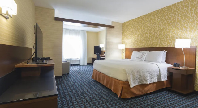 Двухместная студия Fairfield Inn & Suites by Marriott Jamestown
