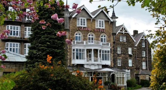 Полулюкс Cairn Hotel