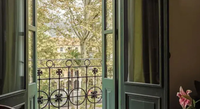 Студия Deluxe Batimont Suites & Apartments