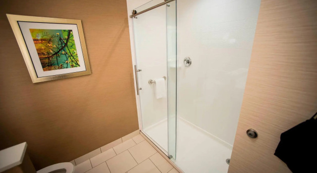 Четырёхместный номер Standard Fairfield Inn & Suites by Marriott Cincinnati Uptown/University Area