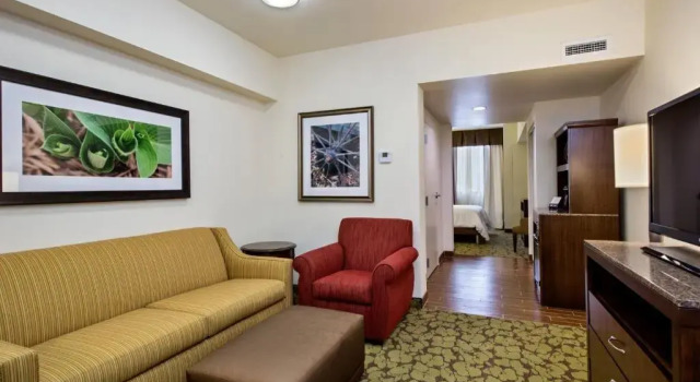 Люкс Hilton Garden Inn Lincoln Downtown/Haymarket