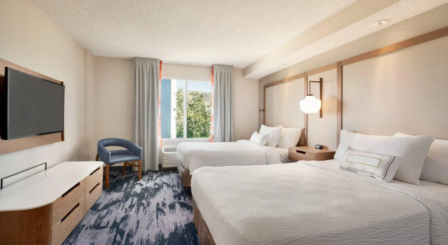Четырёхместный люкс Executive Fairfield Inn & Suites by Marriott Reno Sparks