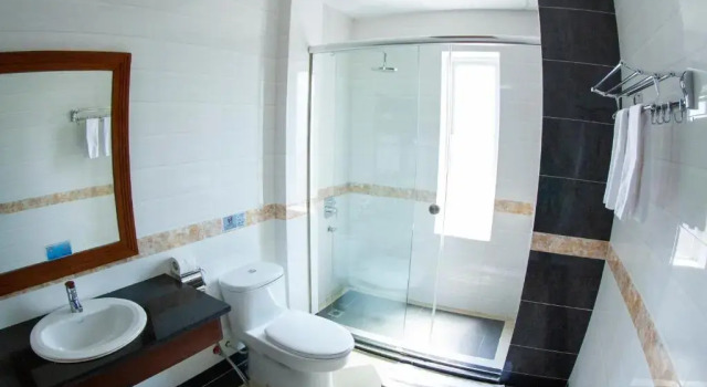 Четырёхместный номер Superior Kampong Thom Palace Hotel