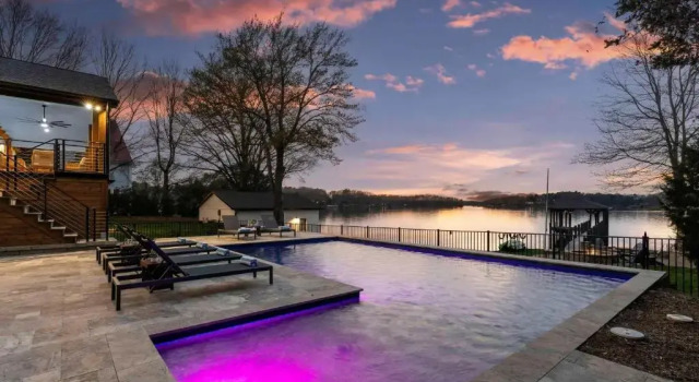 Коттедж с 3 комнатами Keenan Beach W/beach, Heated Pool & Game Room