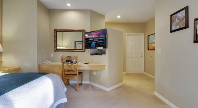 River Ridge 321b, Rezerwuj Hotel Bend Bachelor