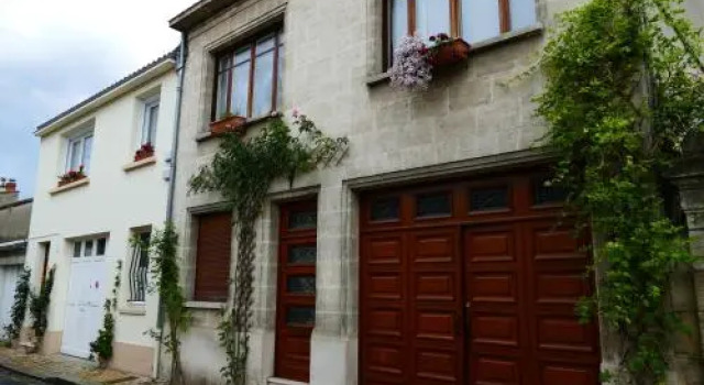 Studio proche gare St Jean