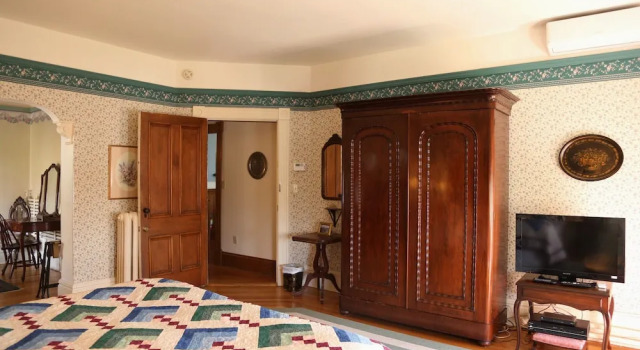 Люкс Premier Elmwood Heritage Inn
