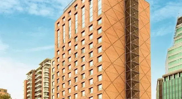 Novotel Las Condes, Buchen Sie Hotel Las Condes Metropolitan Region, in der Nähe von Persa Bio Bio