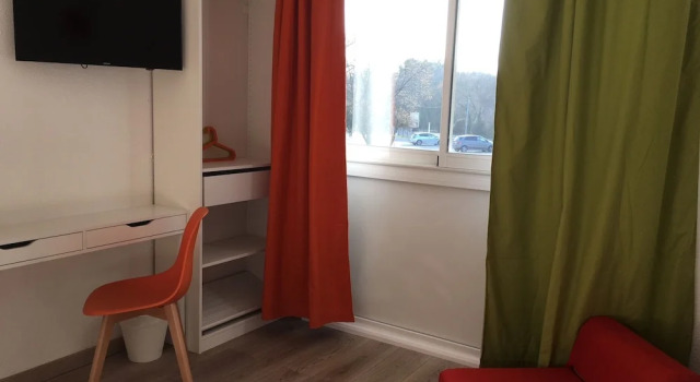 Номер Standard Brit Hotel Salon de Provence