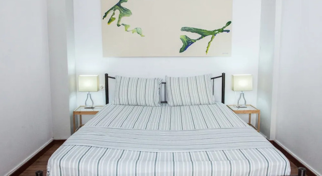 Modern-deluxe central apt in Athens