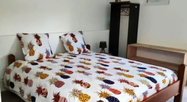 Villa de 2 chambres avec piscine privee jardin clos et wifi a Le Carbet a 5 km de la plage, Rezerwuj Willa Hotele w Saint-Pierre z parkingiem, Parking