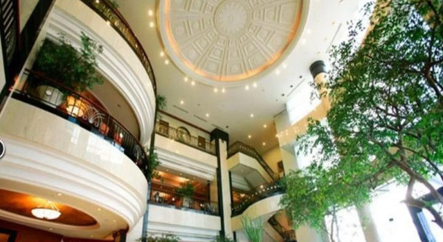 Menara Peninsula Hotel Jakarta