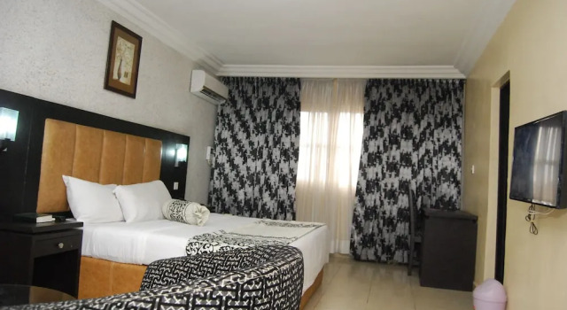 Номер Executive Dawn Carrington Hotels