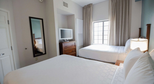 Четырёхместный люкс c 1 комнатой Sonesta ES Suites Atlanta Alpharetta Avalon