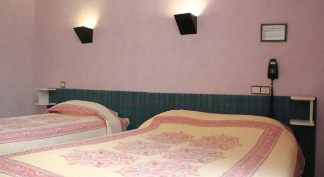 Hotel Saint Charles, Rezervovat Hotel Hotely v Hautes-Pyrénées s parkováním, Parkování
