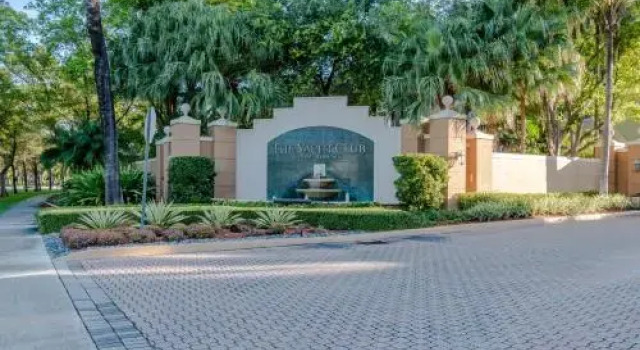 Lovely 3/2 at the Yacht Club in Aventura, Varaa Hotelli Hotellit Miami Beach uima-altaalla, Uima-allas
