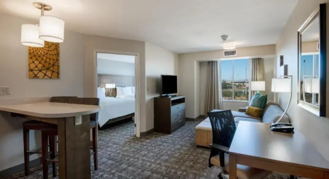 Четырёхместный люкс Staybridge Suites - Scottsdale - Talking Stick by IHG