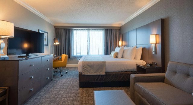 Holiday Inn Louisville-Southwest Fair & Expo Center, จอง โรงแรม ลุยส์วิลล์ Louisville Metropolitan Area