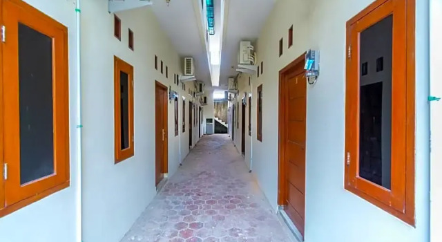 OYO Life 2420 Kost Luqman 1