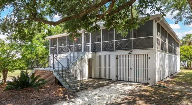Коттедж с 4 комнатами Butler Beach Cottage