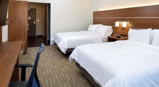 Четырёхместный номер Standard Holiday Inn Express & Suites - Elko by IHG